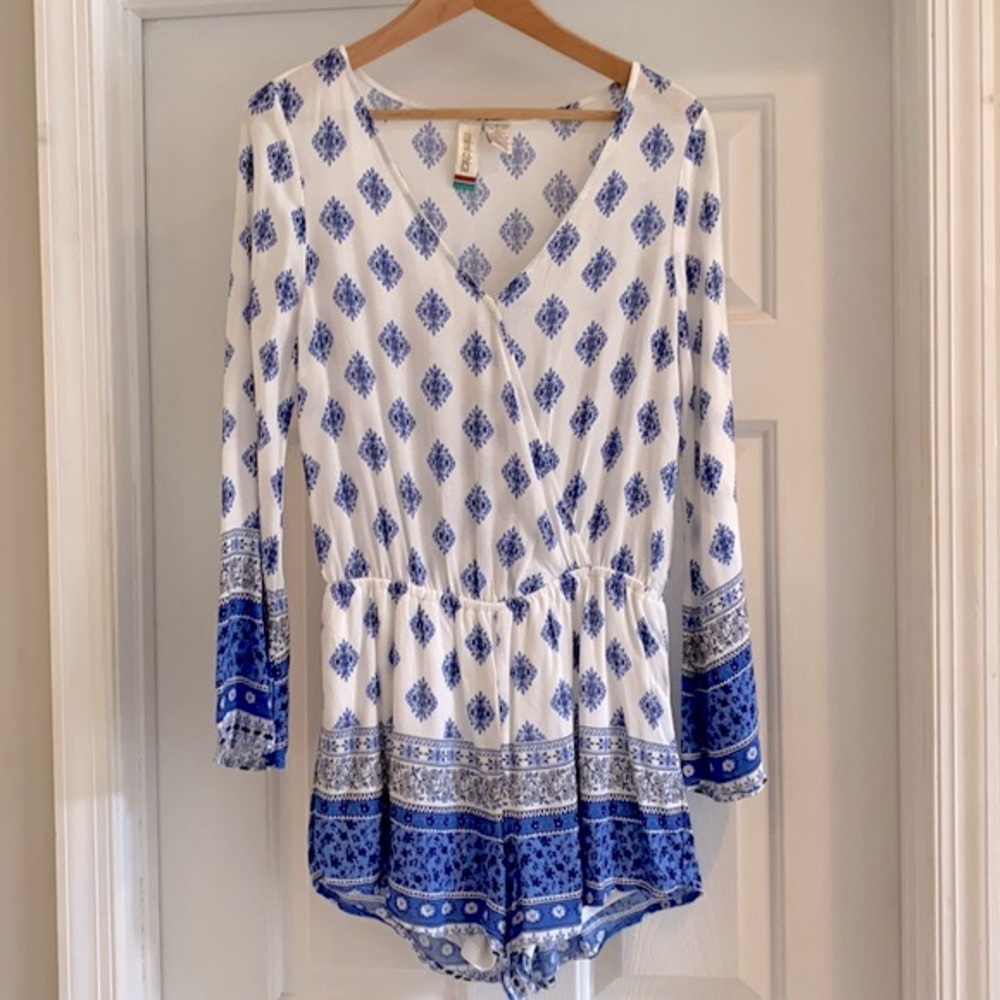 MIMI CHICA Blue & White Romper Size Medium